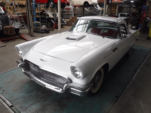 1957 Ford Thunderbird oldtimer te koop