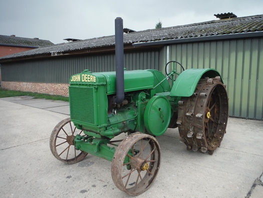 1935 John Deere D Unstyled on steel with wheel extensions oldtimer te koop