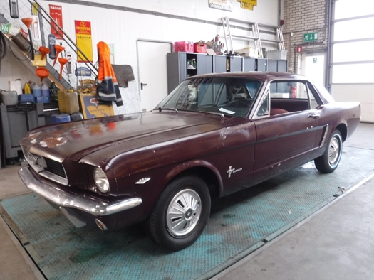 1965 Ford Mustang A code donkerrood oldtimer te koop