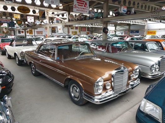 1966 Mercedes 250SE coupe gold W111 oldtimer te koop