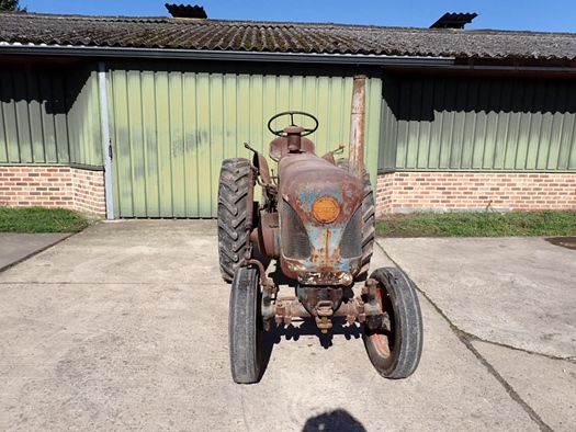 1957 Lanz D2402 Vineyard oldtimer tractor te koop