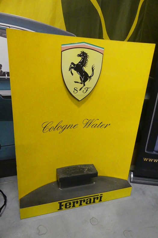 Déco Display Ferrari te koop