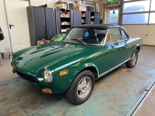 1977 Fiat 124 Spider oldtimer te koop