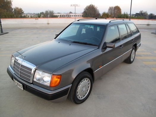 1993 Mercedes 200 TE W124 oldtimer te koop